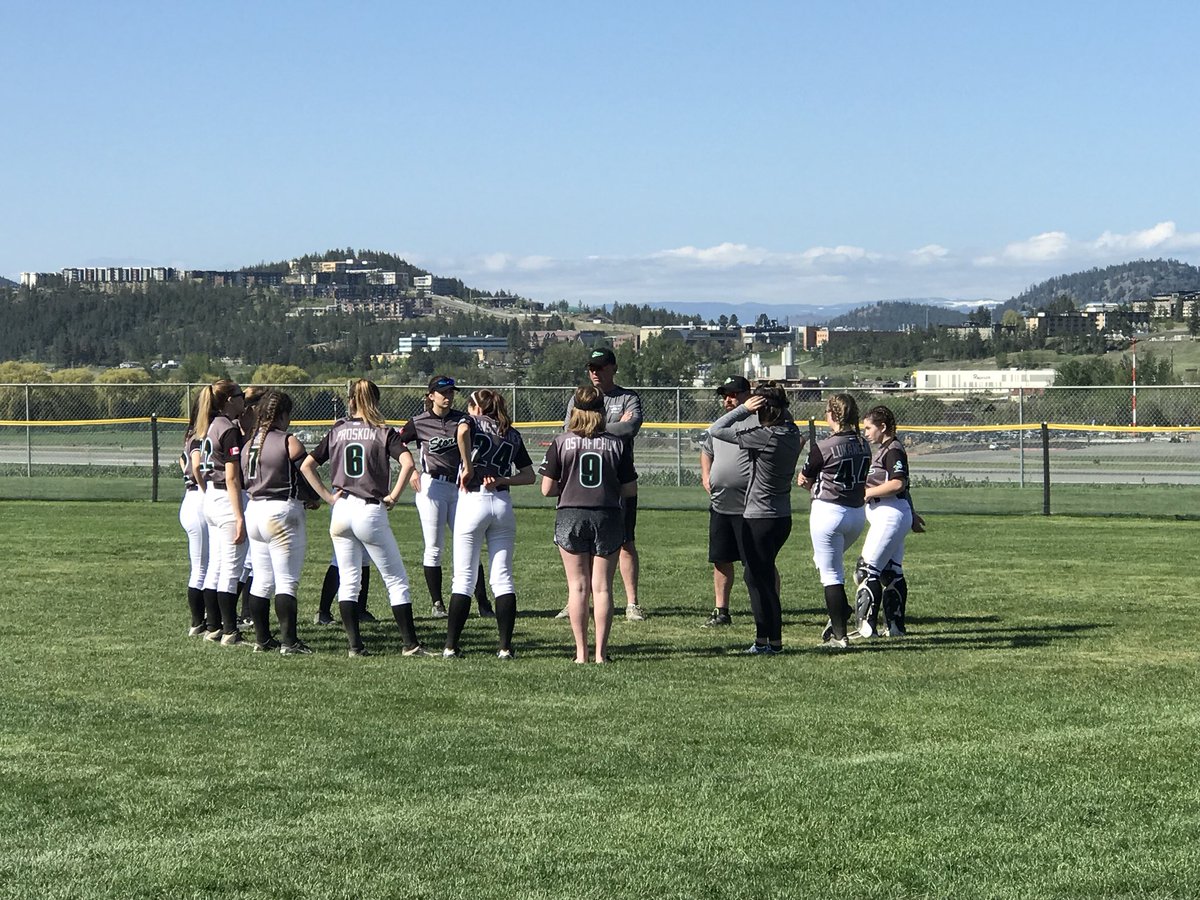 SpStormU16A's tweet photo. Girls were hot on the bats this morning with a 12-0 win over the Ridge Meadow Rage at the Spring Sizzle Tournament! Great way to start the morning girls!!! 💚 #gostorm https://t.co/dTqF7gEodp