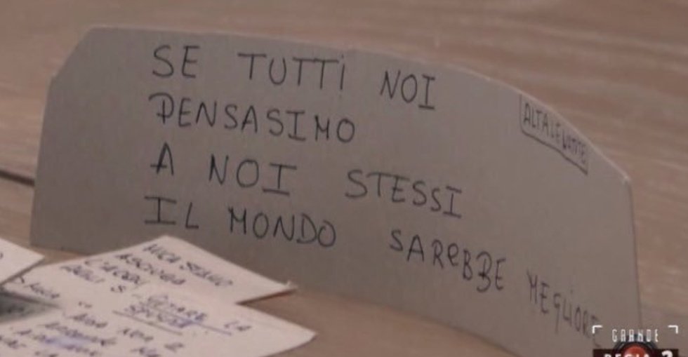 Viperissima_'s tweet photo. Presto le frasi di Aida nei baci perugina. #Gf15 https://t.co/IrxjWiIrcb