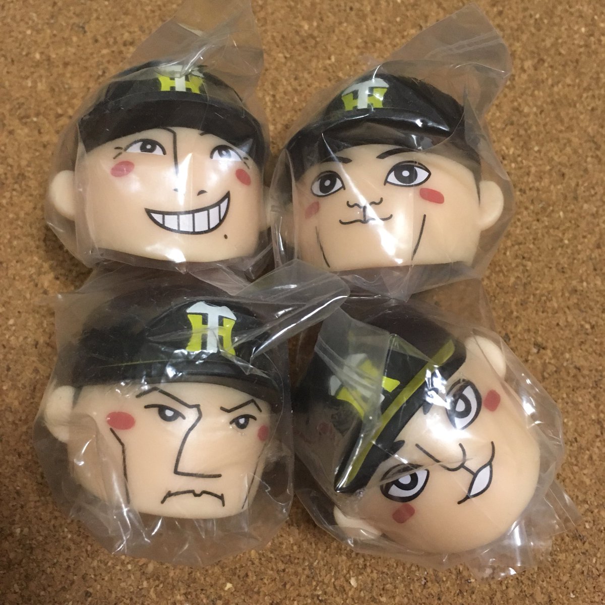 mochioooo53's tweet photo. 阪神タイガース 交換

ひらがなタオル
出)秋山、ロサリオ
求)糸原

ペットボトルキャップ
 出)金本、藤浪、糸井、上本
求)メッセンジャー、梅野

ウル虎缶バッジ
出)中谷、原口
求)北條、糸原

郵送でのお取引を希望します。
お気軽にお問い合わせ下さい(^ ^) https://t.co/DvvPT9zWYQ