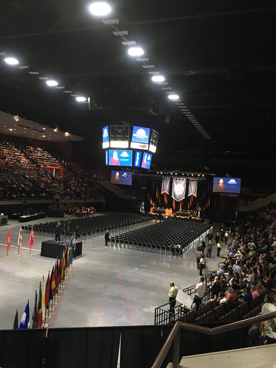 Scott_Norvell's tweet photo. Getting ready for the big show to begin. So proud of my wife, Wendi. #FPUGrad #MATeaching https://t.co/jHGuUzXTQl