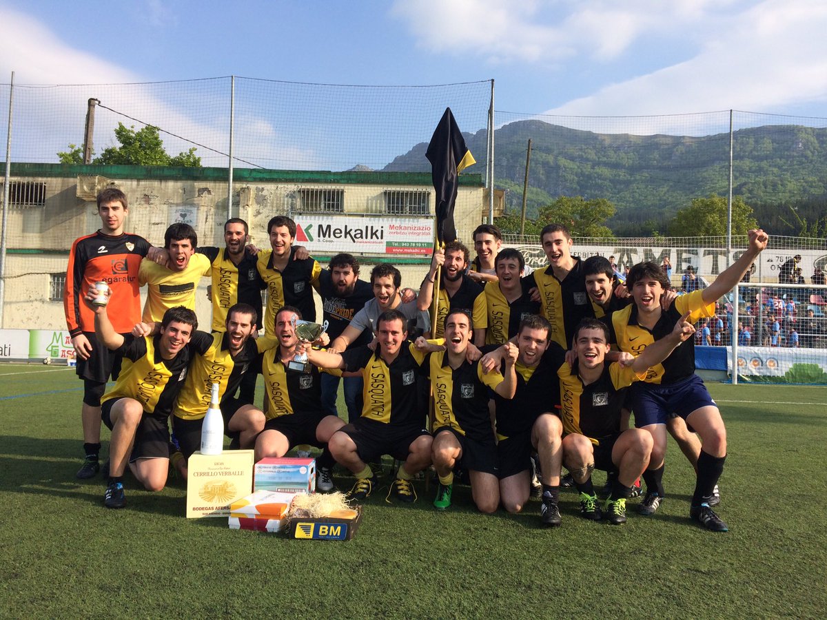 [FUTBOLA] Sasquatch ligan, eta Txuskos Kopan, 17/18 denboraldiko Herriko Futbol Txapelketako txapeldun. Zorionak! #okmberriak