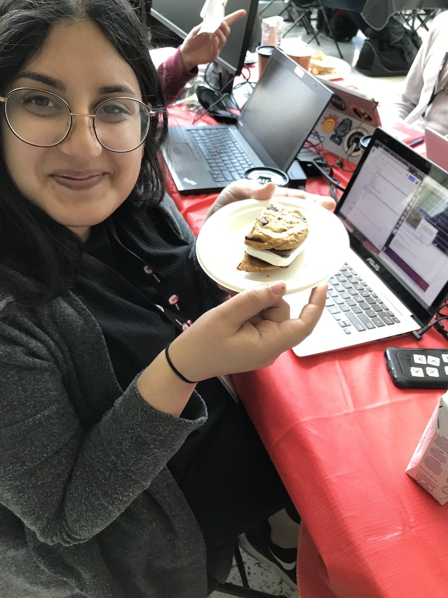 dmannisnot's tweet photo. Is this the hack of the weekend? #HackWESCAM @L3WESCAM https://t.co/1oAja12qHZ