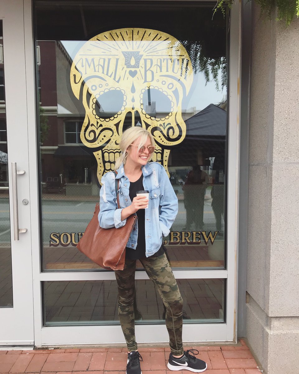 SavannahKeyes's tweet image. Can&apos;t leave Bentonville without a cup of @OnyxCoffeeLab . The place of my caffeine dreamz 

#songsuffragettes #BentonvilleFilmFestival #onyxcoffeelab