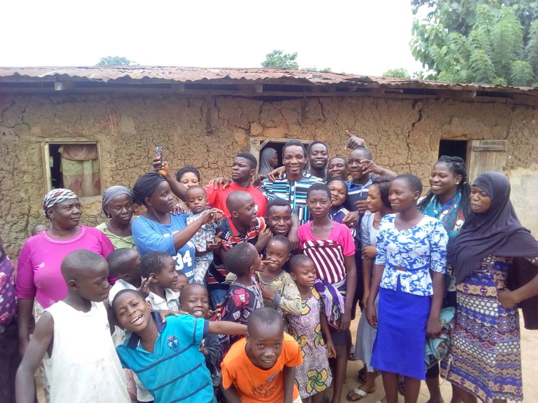 OSAprapra's tweet photo. Otunba Segun Adewale, the leading governorship hopeful under the Action Democratic Party (ADP), was shown massive love by the people at Igbira community on Saturday (May 5). The pledged to give him their votes at the poll. #OSAForEkitiGovernor #VoteADP #VoteOSA #ekiti2018 https://t.co/MtGM2iCwX2