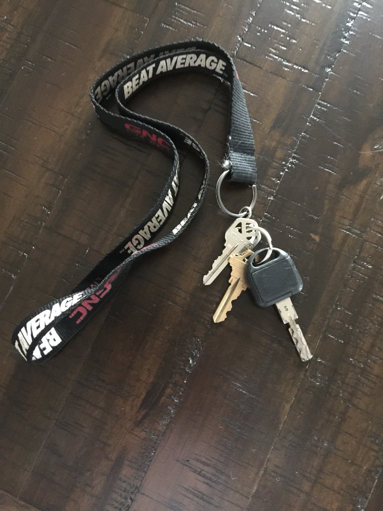 Zivney2326's tweet photo. Update: my mom found Espy’s keys 7 months later😂😂 https://t.co/PQbHoU5Zg1