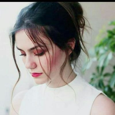 الغربه من ترجع تعيش
وجوة روحك كلشي مات..💔