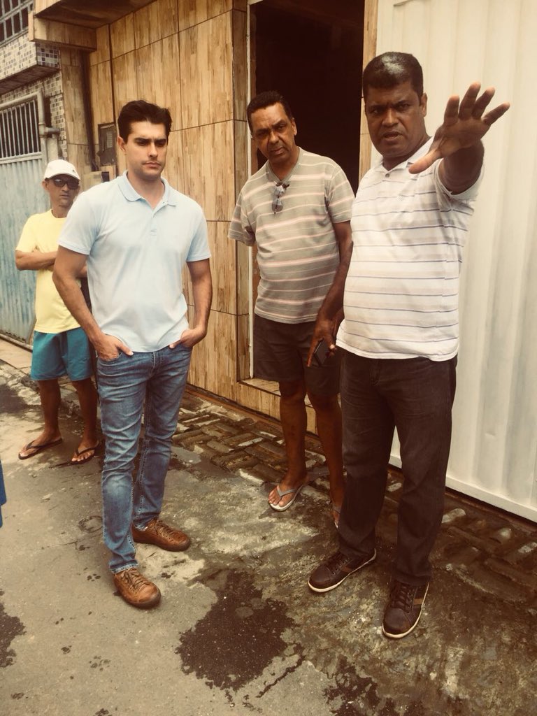 AlexAleluia's tweet photo. Manhã de muito trabalho no Parque São Cristóvão. Lá, tive a oportunidade de ouvir as demandas da população. #alexandrealeluia #salvadorbemrepresentada https://t.co/38igMPFkOY