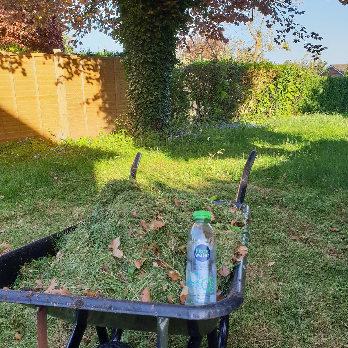 Fibre_Water's tweet photo. Saturday evening just got started...hydrate with that #GoodGutFeeling #guthealth #gutmicrobiota #weightwatchers #exercise https://t.co/p06uYBausE