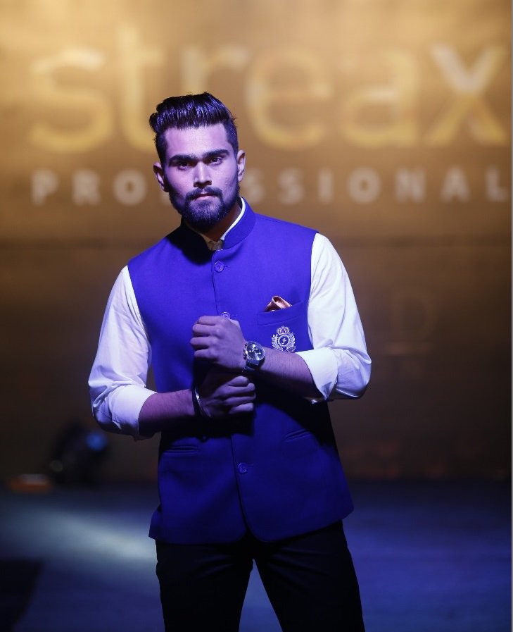 Streax_Pro's tweet photo. The dazzling hairstyles created by our international celebrity hairstylist Yolly Ten Koppel for the #MarigoldCollection 

Watch this space for other hairstyles from the collection!

#MarigoldAffair #StreaxPro #HairAndBeyond #lucknow @yollytk #yolly #yollyhair https://t.co/qDUw0iEES4