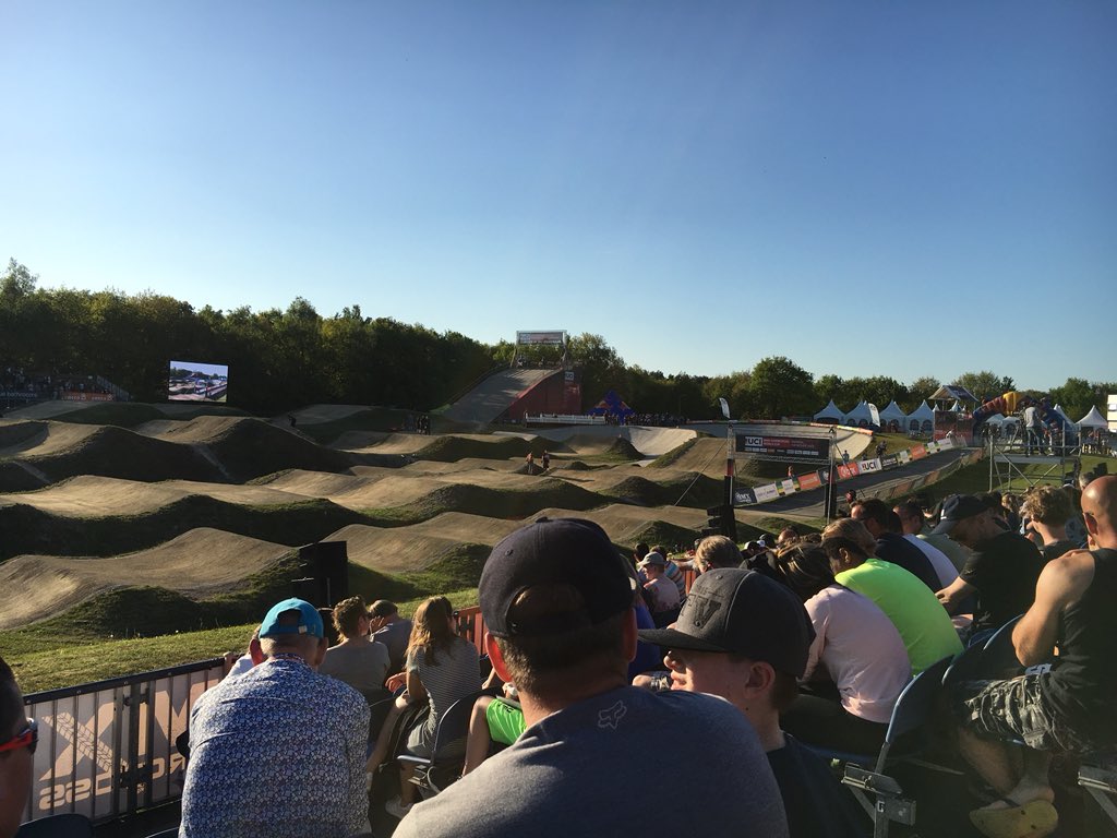 Over een paar minuten de finale van de BMX World cup mannen <a href="/Papendal/">Papendal</a> !