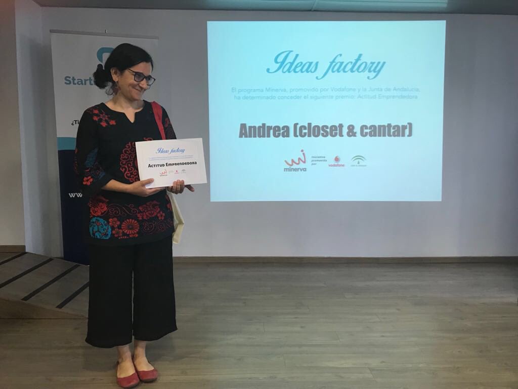 GraciaCatalina_'s tweet photo. Gracias a @ideasfactory_es y en particular a @emi_sb por dejarnos participar una edición más en este concurso de ideas y premiar a la mejor actitud #emprendedora. ¡Felicidades a la ganadora! Que disfrutes mucho tu premio #SevillaIF https://t.co/K215XGV5ag