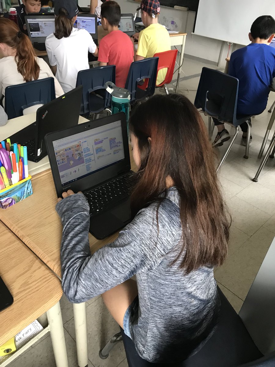 mllelaramie's tweet image. @BellewoodBisons 5L is learning to code so we can code to learn #techasatool #techintheclassroom #scratch