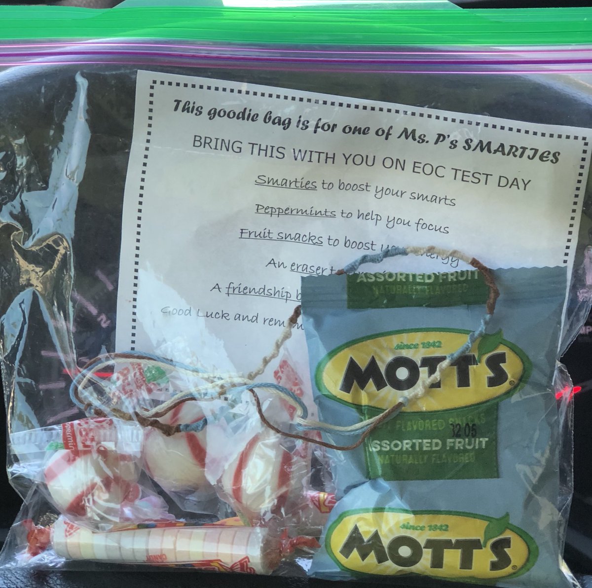 MsPMathClassWC's tweet image. Made these little goodie bags for my students. They included a friendship bracelet so they can have me with them on test day! #mspssmarties #wcmath