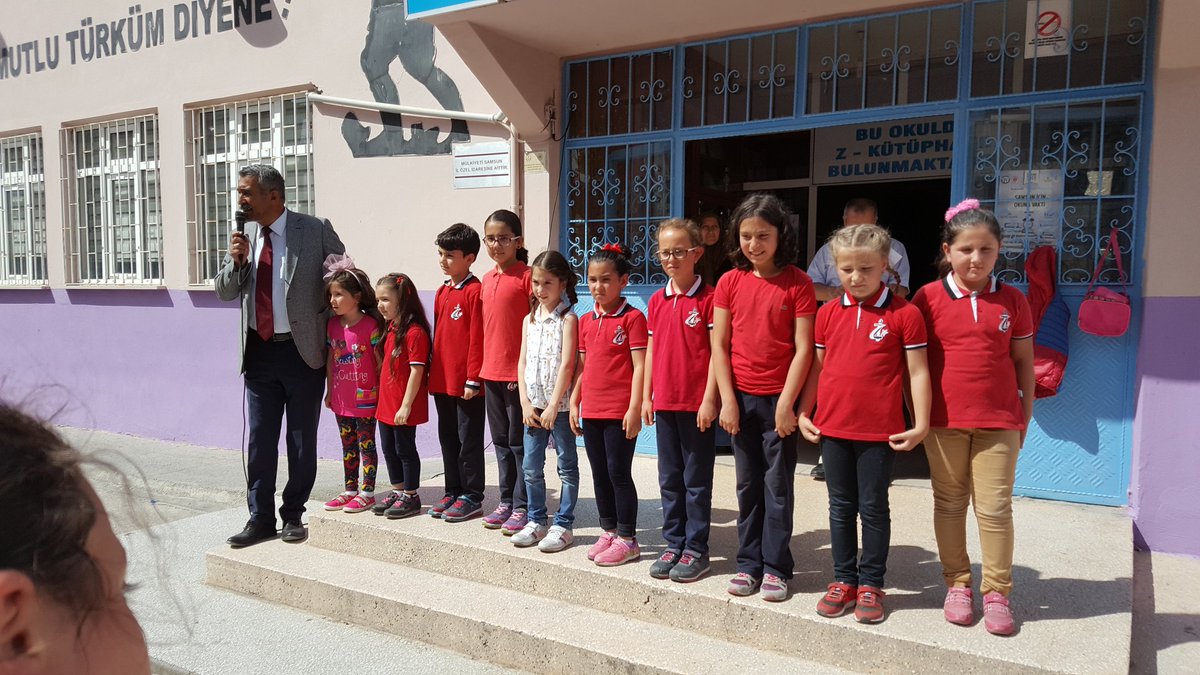 berrin_gormez's tweet photo. #samsunokumavakti @kamuranozden @osmankaymk @CoskunESEN57 @vezirkoprumem @samsunmem @fengin55    ZEKİ CEVHER HEM YAZIYOR HEM OKUYORNisan ayı hikaye   yazma birincilerimiz. https://t.co/MD4C89ouWp
