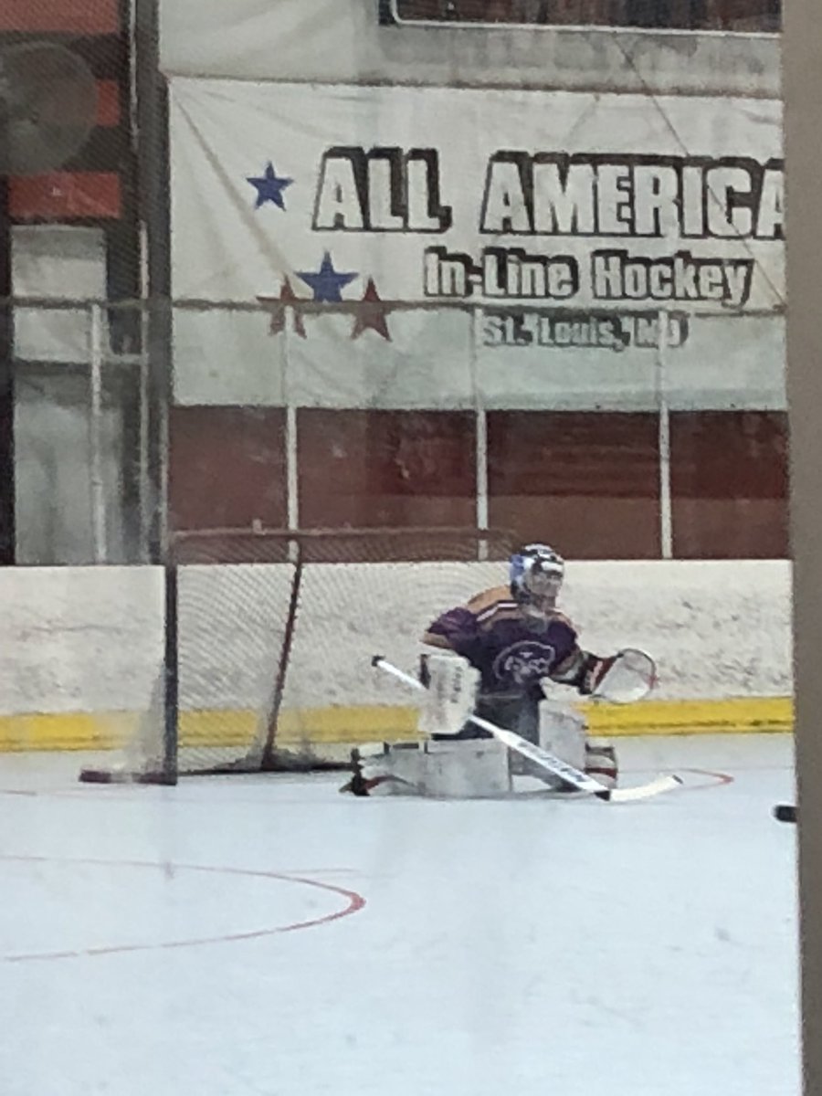 JPHowellQBs's tweet photo. DeSmet down 4-3 to CBC at the end of 1st period! I’m back to the Palace on Ballas for more baseball and volleyball!
#needtoclonemyself @DeSmetInline @DeSmetJesuitHS https://t.co/bSJ2x7g5JG