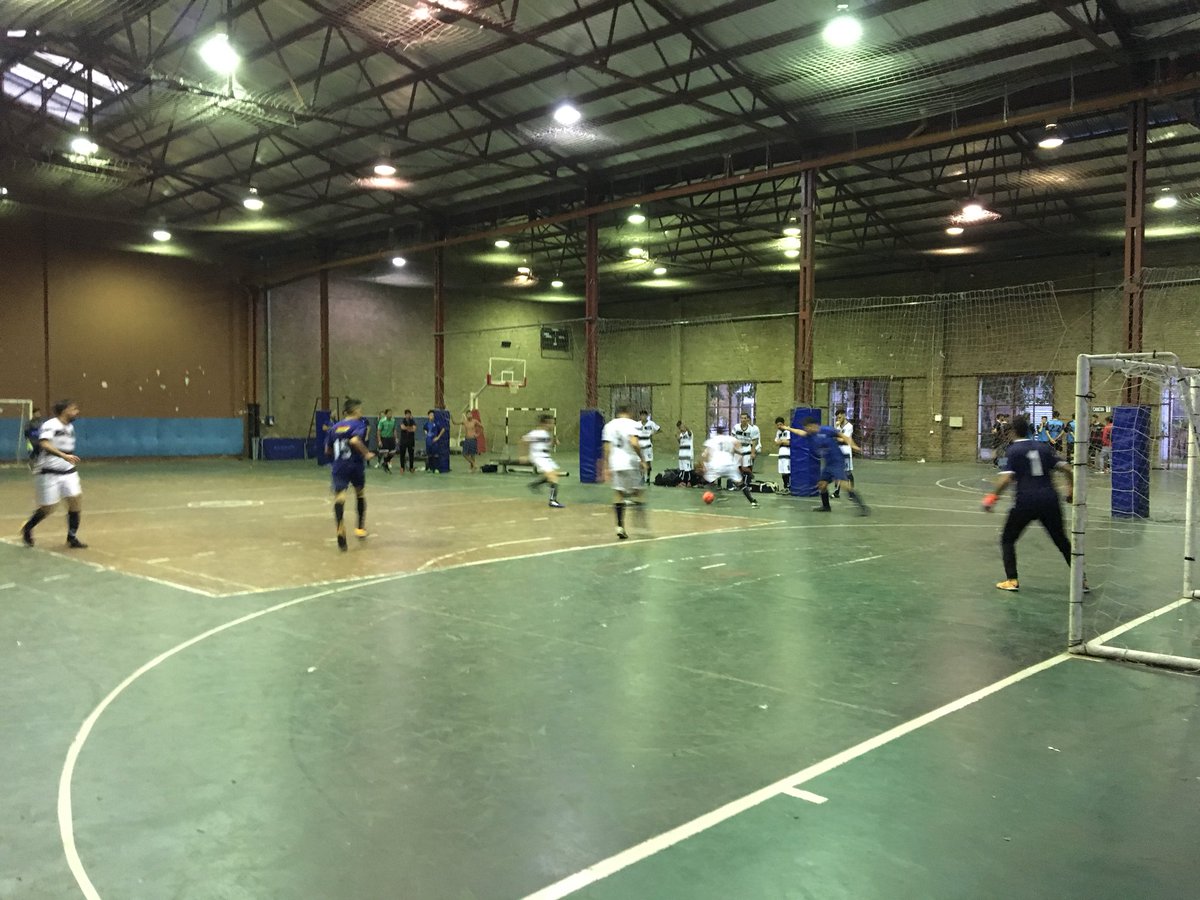 DeportesUNQ's tweet photo. Hoy se jugó, en el gimnasio @UNQoficial, la 1ra fecha de la Liga Universitaria de Futsal (Región Metropolitano Sur) @FeDUArgentina #DeporteUniversitario #UNQ #UNDAV #UNLa #UBASoc #ModeloLomas #UNAJ #UTN https://t.co/ye8vn3J6q0
