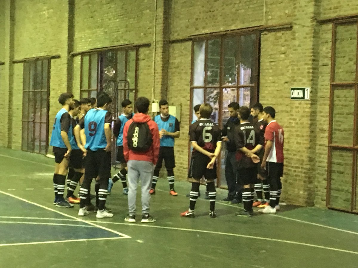 DeportesUNQ's tweet photo. Hoy se jugó, en el gimnasio @UNQoficial, la 1ra fecha de la Liga Universitaria de Futsal (Región Metropolitano Sur) @FeDUArgentina #DeporteUniversitario #UNQ #UNDAV #UNLa #UBASoc #ModeloLomas #UNAJ #UTN https://t.co/ye8vn3J6q0