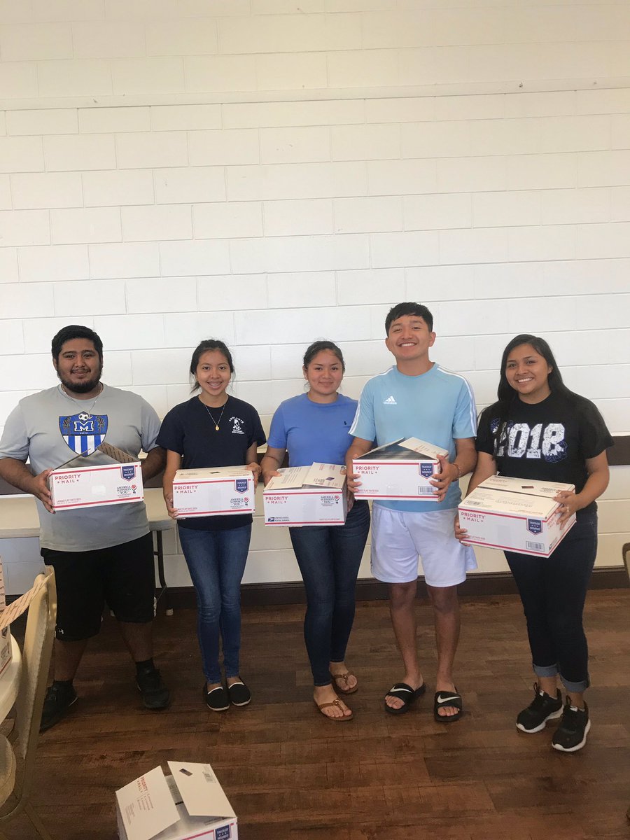 MHSMulberryFL's tweet photo. Adelante @MHSMulberryFL packed care packages for our troops! @PolkSchoolsNews #. https://t.co/2evcbq5BGj