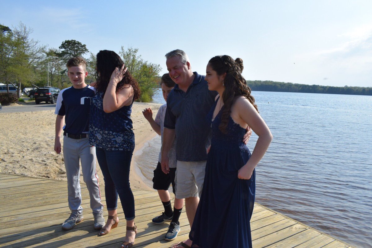 laurkavv's tweet image. family first💙 #mysupportsystem