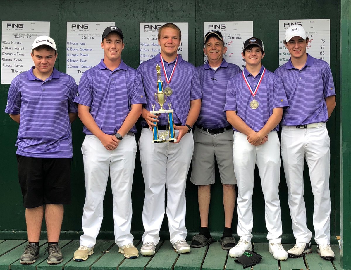 MCHSGolf's tweet photo. Bearcats shoot an impressive 305 to win at Delaware Country Club! Brock McCoy (72) placed 2nd individually and Nick Phillips (74) was 3rd!Congrats to Richmond’s Jake Miller (68) on being low medalist. @indianahsgolf @MCHSBearcats @richmondhsgolf https://t.co/Wi8QCNyxjI