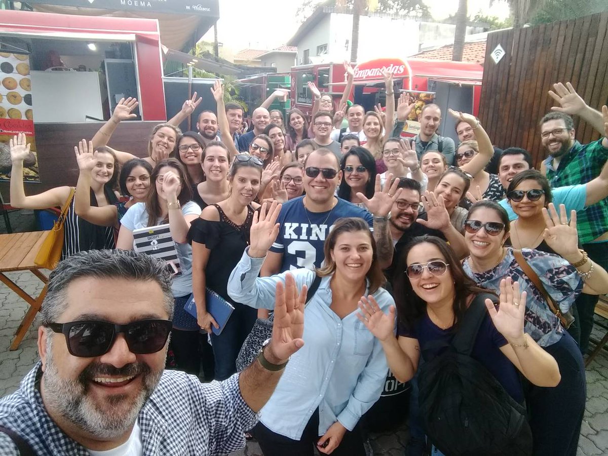 alessandrosaade's tweet photo. Quem disse que estudar tem que ser chato? Visita técnica para diagnóstico de marketing nos foodtrucks. #ESPM #MBA #GestaoDeMarketing #SaadeBR #TenhaCicatrizes #Compulsivos https://t.co/AhL0WKPM77