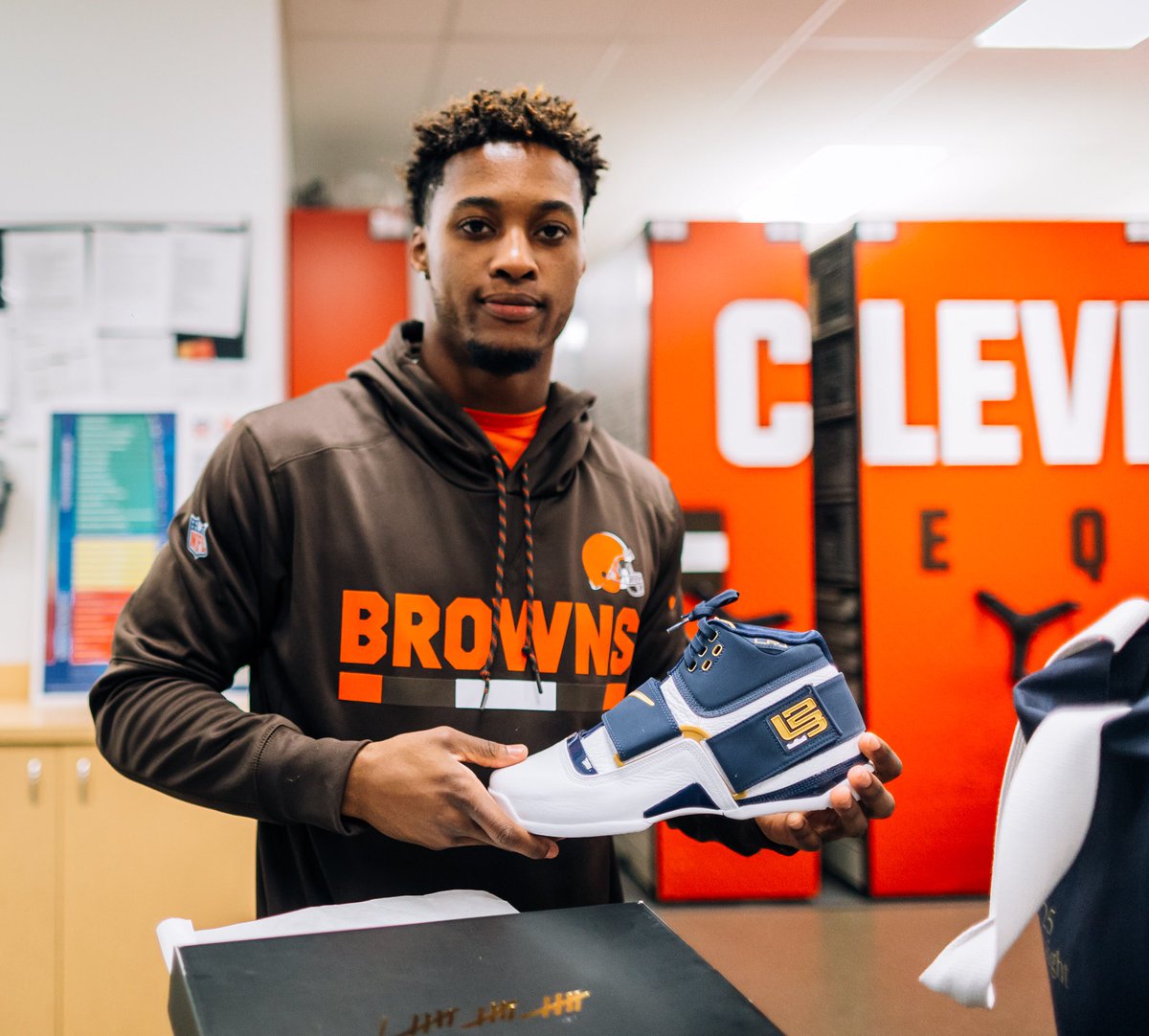 nike lebron soldier 1 25 straight