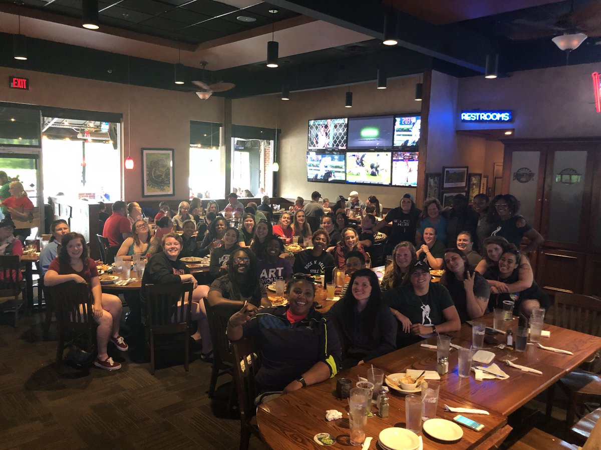 AHWRFC's tweet photo. The server had to stand on the bar for our photo π #DeucesRollinDEEP #DFWA #wrugby #SouthernConferencePlayoffs https://t.co/YjoPMC0NWr