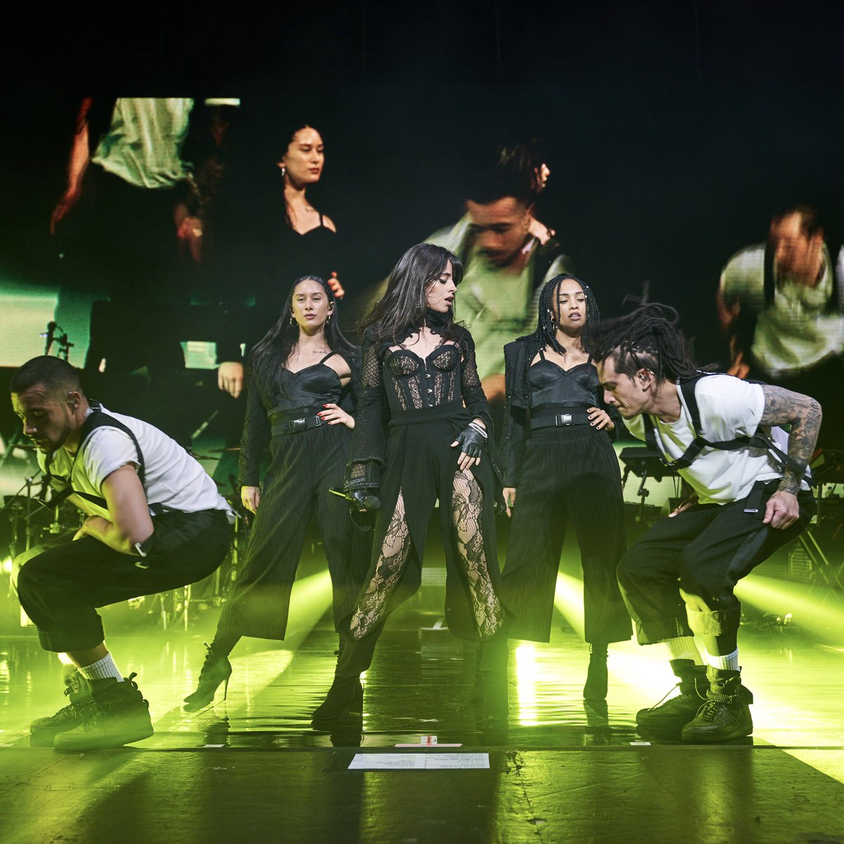 Camila_Cabello's tweet photo. GUYS!!!! the reviews from the never be the same shows have made me feel so overwhelmed with happiness !!! thank you 💜thank you for all the sweet comments and thank you for coming to fly with me 🔮💜🔮
#neverbethesametour2018 https://t.co/GzKMA7cqko