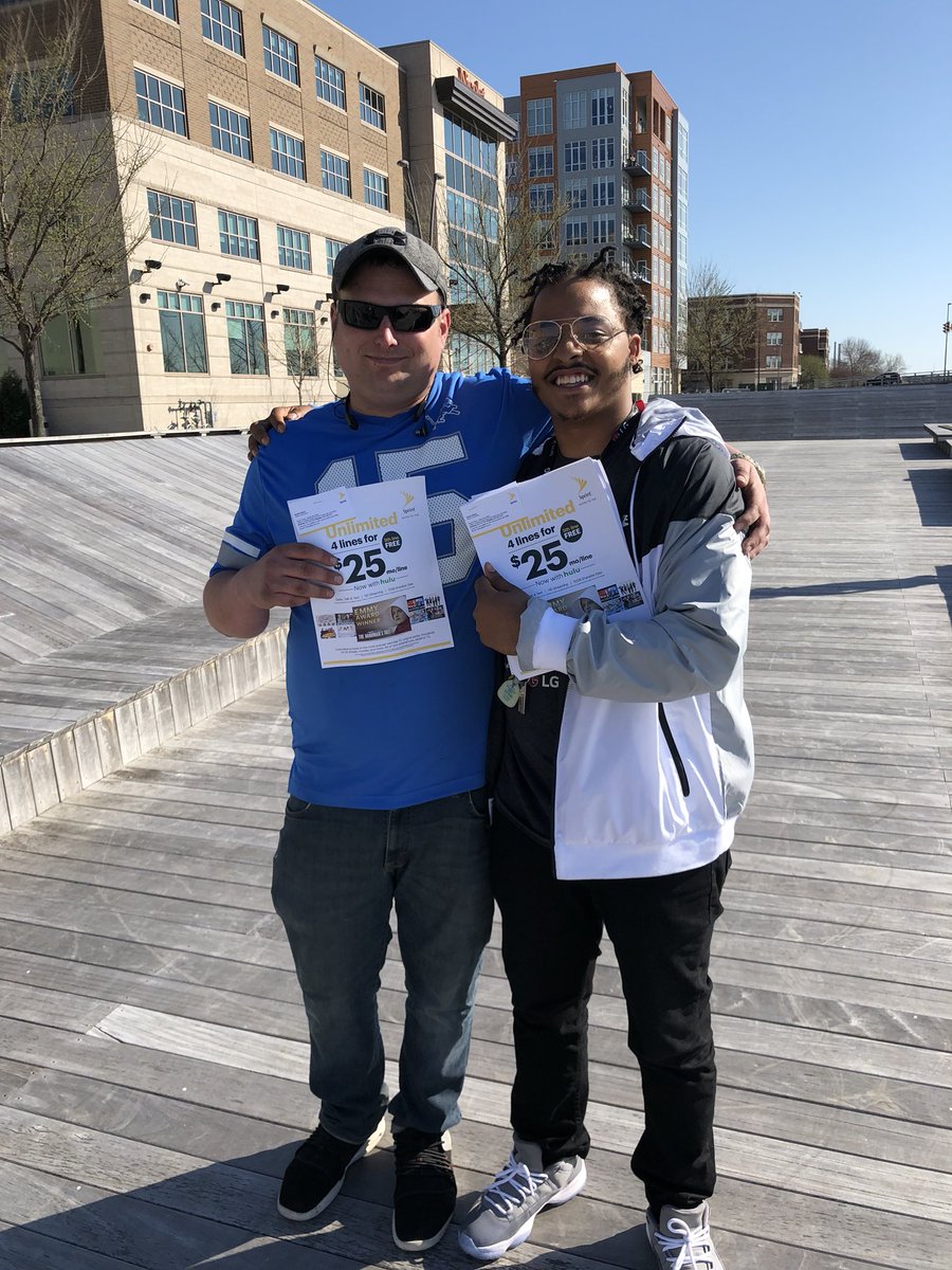 HeidiSuhrke's tweet photo. Street fighting on this beautiful day!!! #liftyourself #savewithsprint @jesse_kaquatosh @PeterHilbelink https://t.co/iU3ykU5Mzx