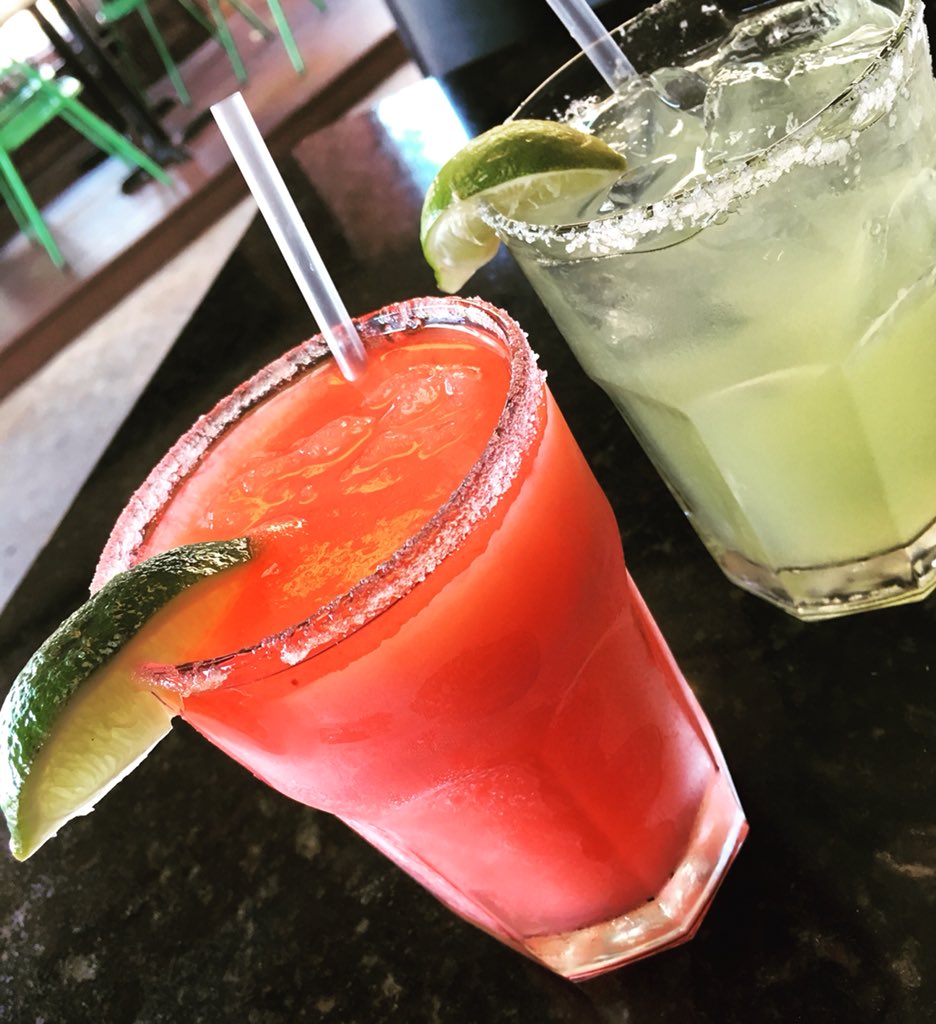 SoultryQueens's tweet photo. What a perfect day to enjoy a little chips, salsa, fun in the sun, and drinks of course! Who else is celebrating Cinco de Mayo with a margarita, or two?!? 

#cheers #cincodemayo #margaritas #drinksplease #SoultryQueens #may #saturdayvibes #blogger #dfw #dfwblogger 💃🏽🍹🇲🇽 https://t.co/FMoSYZTZ4F