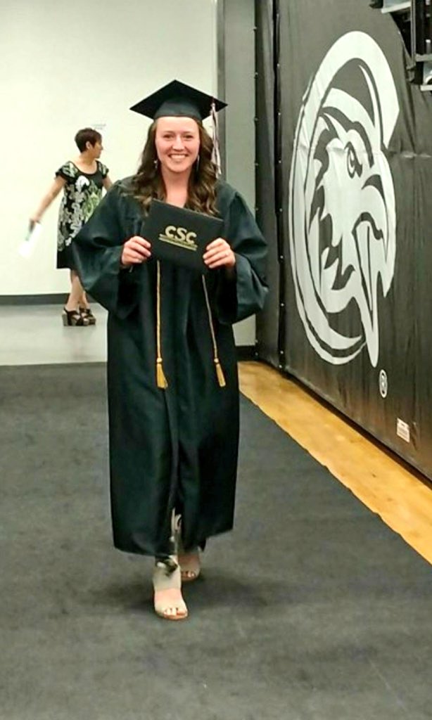 han_fergg's tweet photo. Whoop whoop! 🎊👩🏻‍🎓 https://t.co/gyh4wvknsK