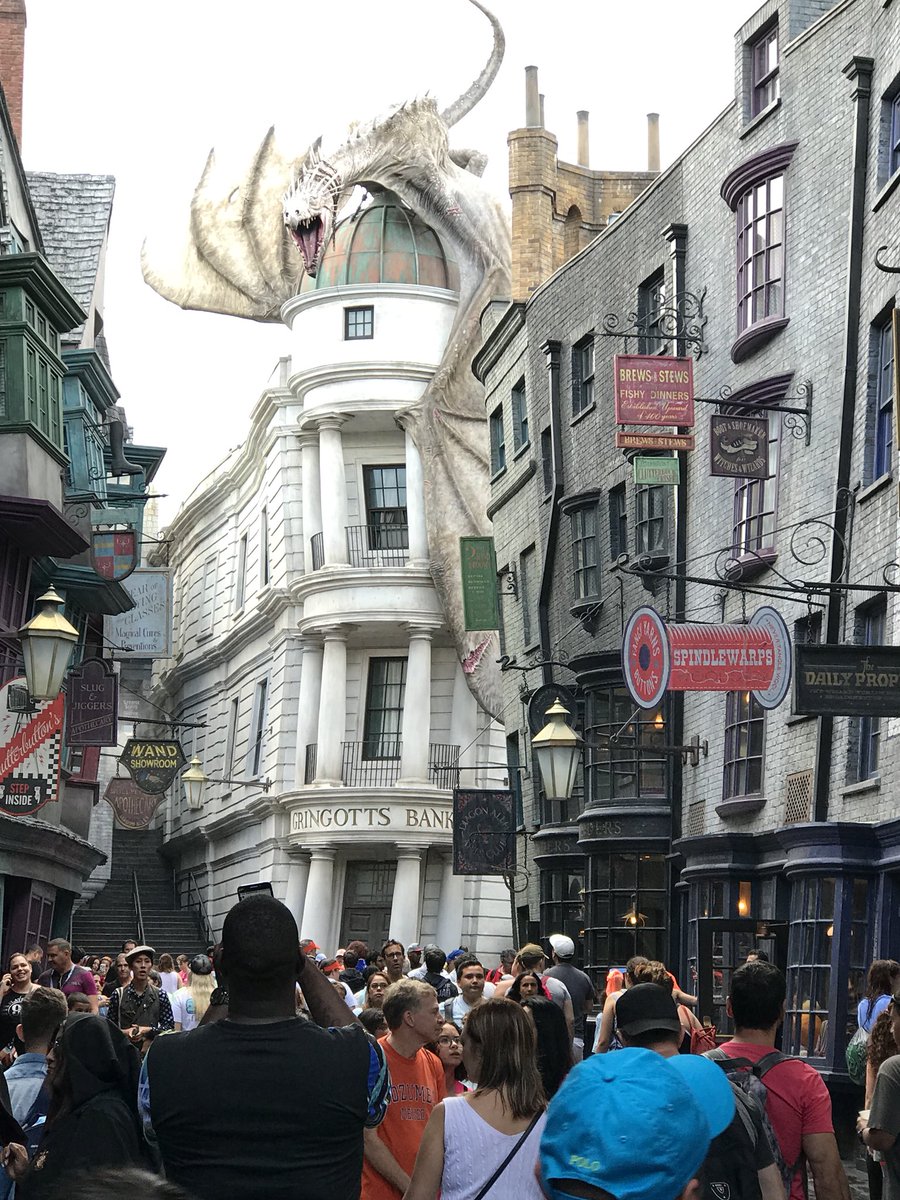 CLB_Dr's tweet photo. Gringotts, Butterbeer and wizardry... Must be Diagon Alley!! #YLiT #Springtrip2018 @MRRVH @MJReynolds1972 @garciatrevel https://t.co/6I4zsAmSLN
