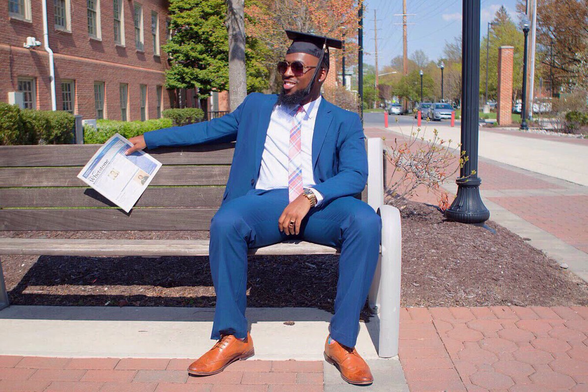 Ev_LeMoor's tweet photo. All dressed up with somewhere to go. 🎓🙌🏿 #BlackExcellence #GradSZN2018 https://t.co/m8eZ65Vdtd
