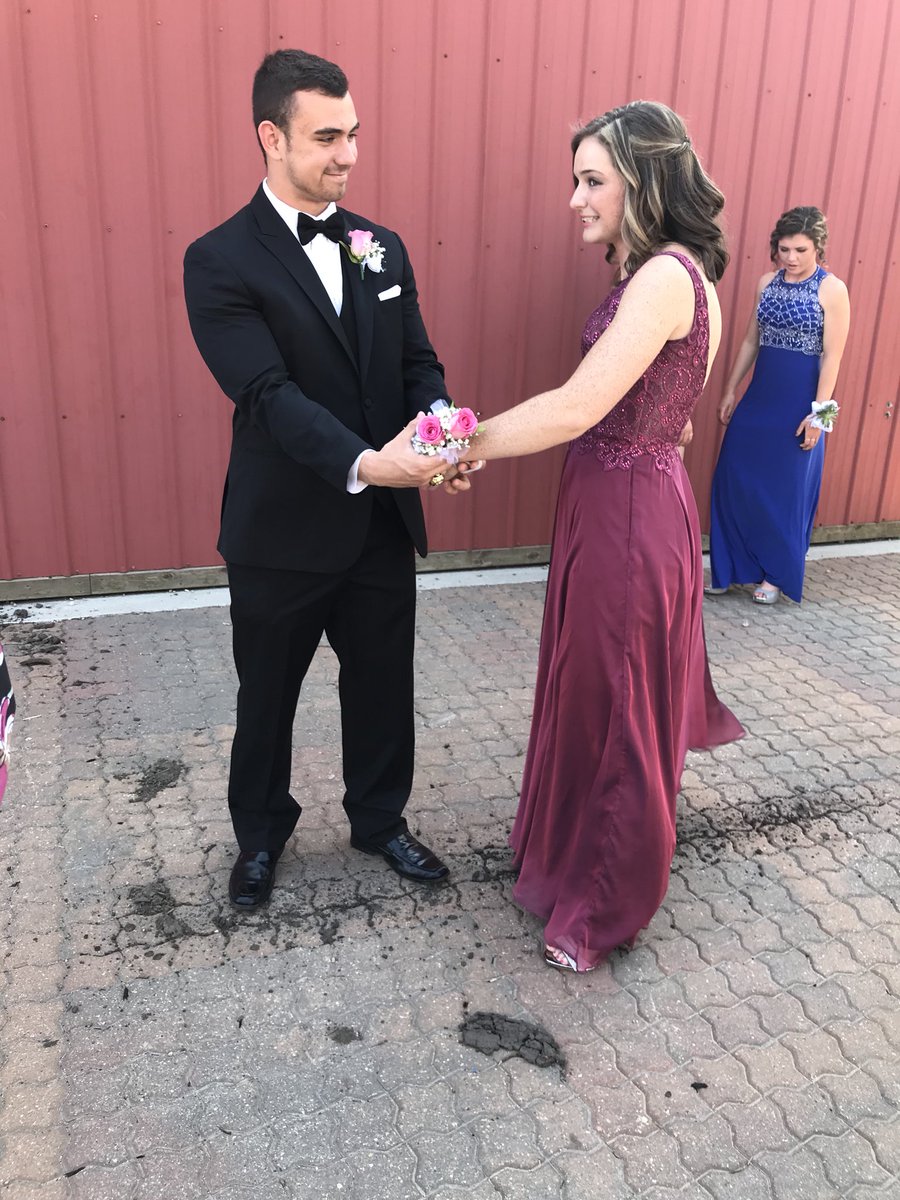 Noelle, You look so pretty today! Have fun at Prom! 💃🏻
