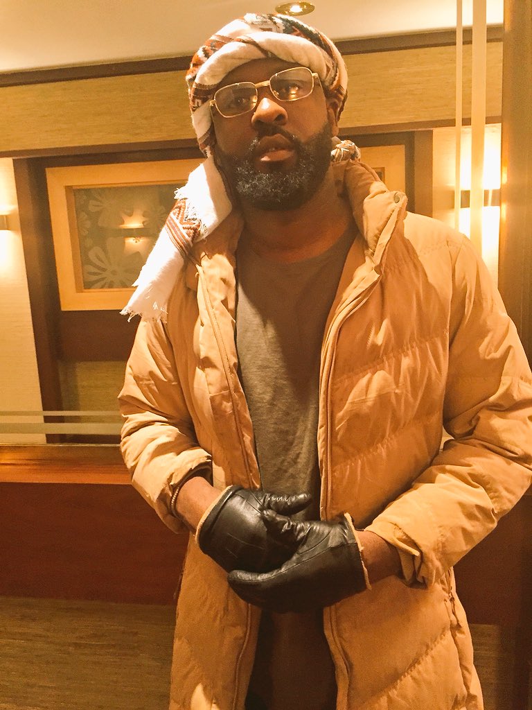 Blaklez's tweet image. Ready to go entertain. Cold outchea so we’re about to 🔥 it up
