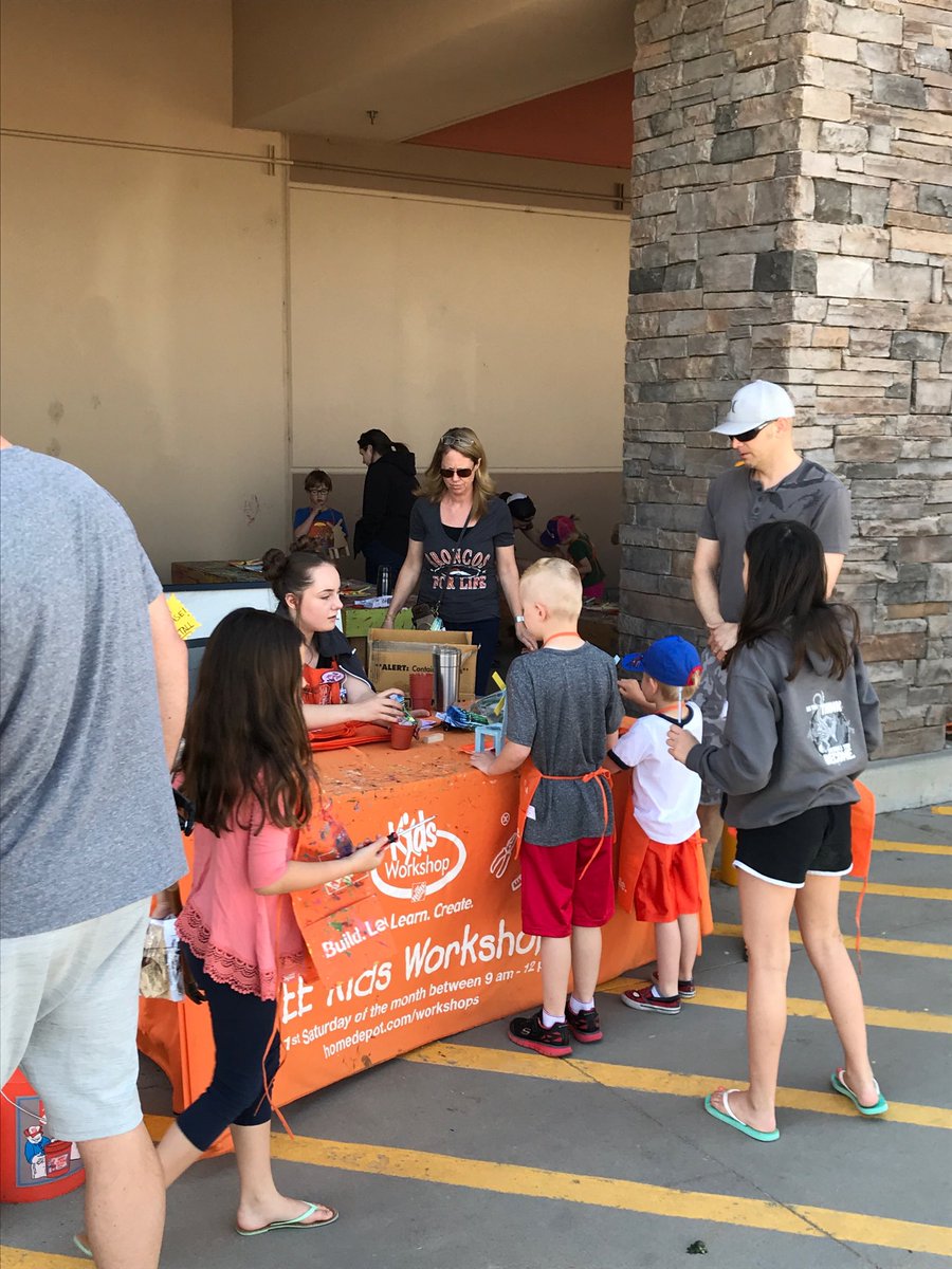 HerbScott6's tweet photo. 1548 driving the kids clinic! #igot2stores https://t.co/9BZT4JU41e