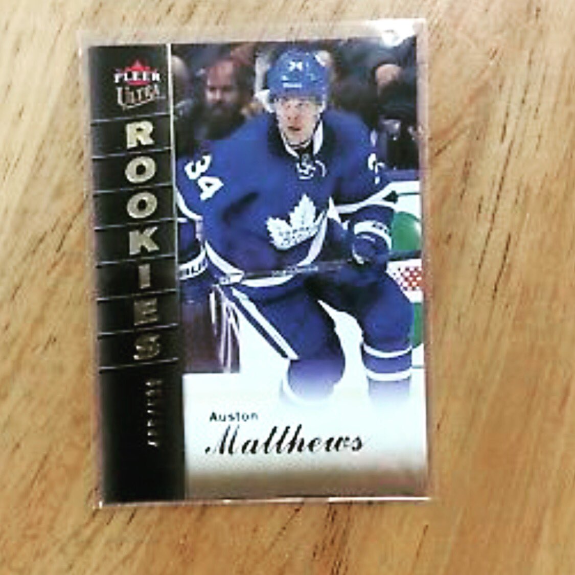 averagejoecards's tweet photo. At Average Joeโs Cards we have cards for all sports, here is one for you Hockey fans.
2016/17 Fleer Showcase Austin Matthews rookie 486/599
#fleershowcase #austinmathews #rookie #sports #sportscards #hockey #mapleleafs https://t.co/QyNSjMP35u