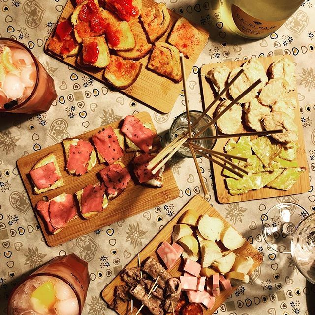 diegofogale's tweet photo. ||| serata uggiosa non ti temo, aperitivo home made #aperitivo #casa #aperitif #aperitiftime #instagood #instafood #df (view&amp;follow on instagram https://t.co/QhRMDl5UM8) https://t.co/cxscDUi6PZ