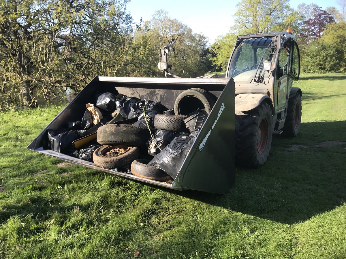 fleming_duncan's tweet photo. Parish litter pick ✅ @KeepBritainTidy @BBCSuffolk @SuffolkCoastal @tombarne #LoveWhereYouLive #farmlogistics https://t.co/0aVY63QIjP
