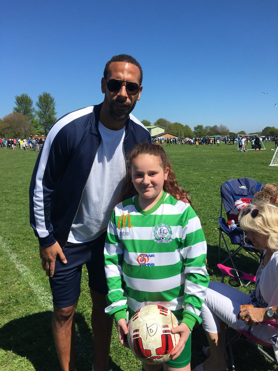AbbottMiss's tweet photo. My daughter had a football tournament today but was more excited to see the lovely mr @rioferdy5 https://t.co/VrBI4gu8Id