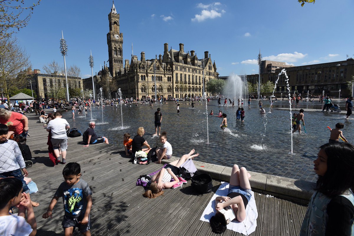 guzmedia's tweet photo. The Bradford Riviera https://t.co/DOY2iCDAtY