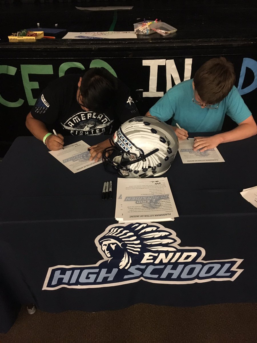 EnidStrength's tweet photo. Emerson signing day was a success! #PlantTheFlag #IMDAL https://t.co/jaJZCWy8KT