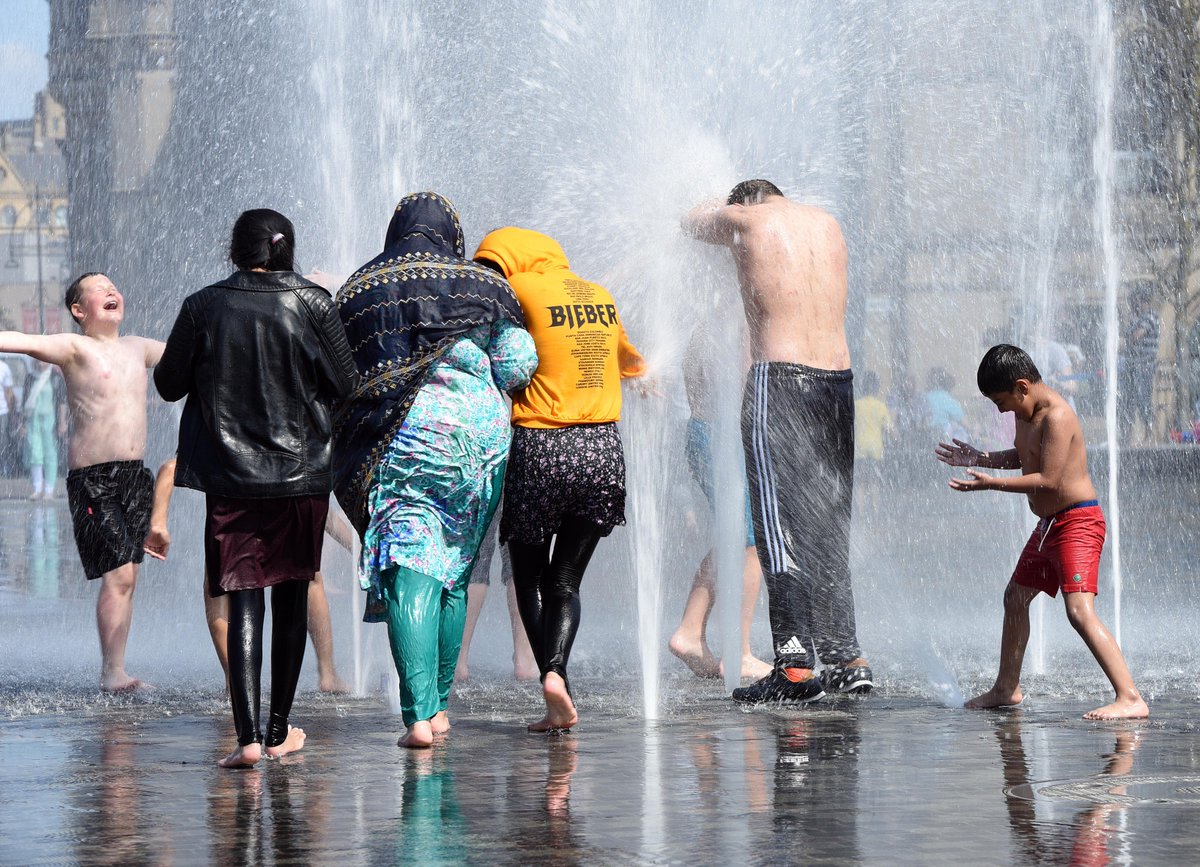 guzmedia's tweet photo. The Bradford Riviera https://t.co/DOY2iCDAtY