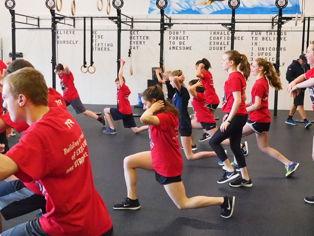 StorrsAquatics's tweet photo. Photos from SAQ's Crossfit Teambuilder event today. Thank you @TollandCrossFit for such a great time. The kids all worked hard and had a blast! #SAQAttack #SAQFun #SAQFit https://t.co/F5wsaYGi0B