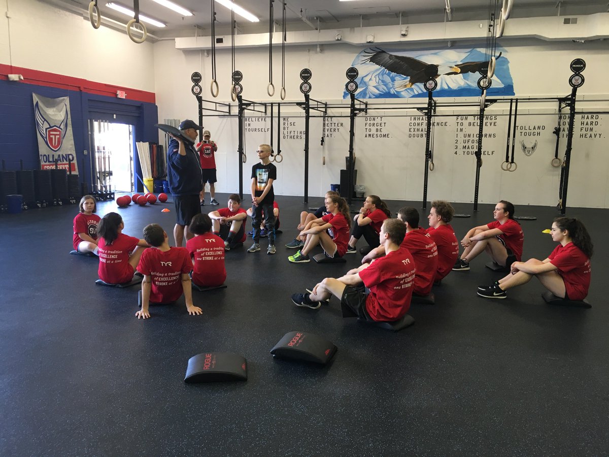StorrsAquatics's tweet photo. Photos from SAQ's Crossfit Teambuilder event today. Thank you @TollandCrossFit for such a great time. The kids all worked hard and had a blast! #SAQAttack #SAQFun #SAQFit https://t.co/F5wsaYGi0B