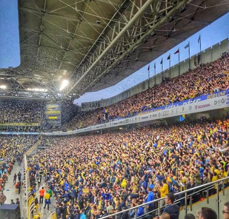 Bu önemli maçta 90 dakika TELEFONDAN UZAK DURUYORUZ. Her zaman olduğu gibi 90 dakika SUSMADAN takımımıza desteğimizi veriyoruz. SENDE SUSMA!