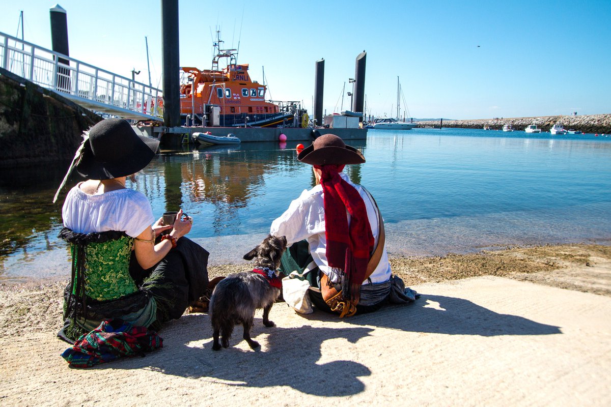 Come along to @RNLITorbay in #Brixham tomorrow for our #Mayday event—home-baked treats, crafts, tombola & tours of the all-weather lifeboat*.

#BrixhamPirateFestival this Bank Holiday w/e too!🏴‍☠️
*pirates allowed onboard for 1 day only!😉

#Devon #RNLI #MaydayEveryDay