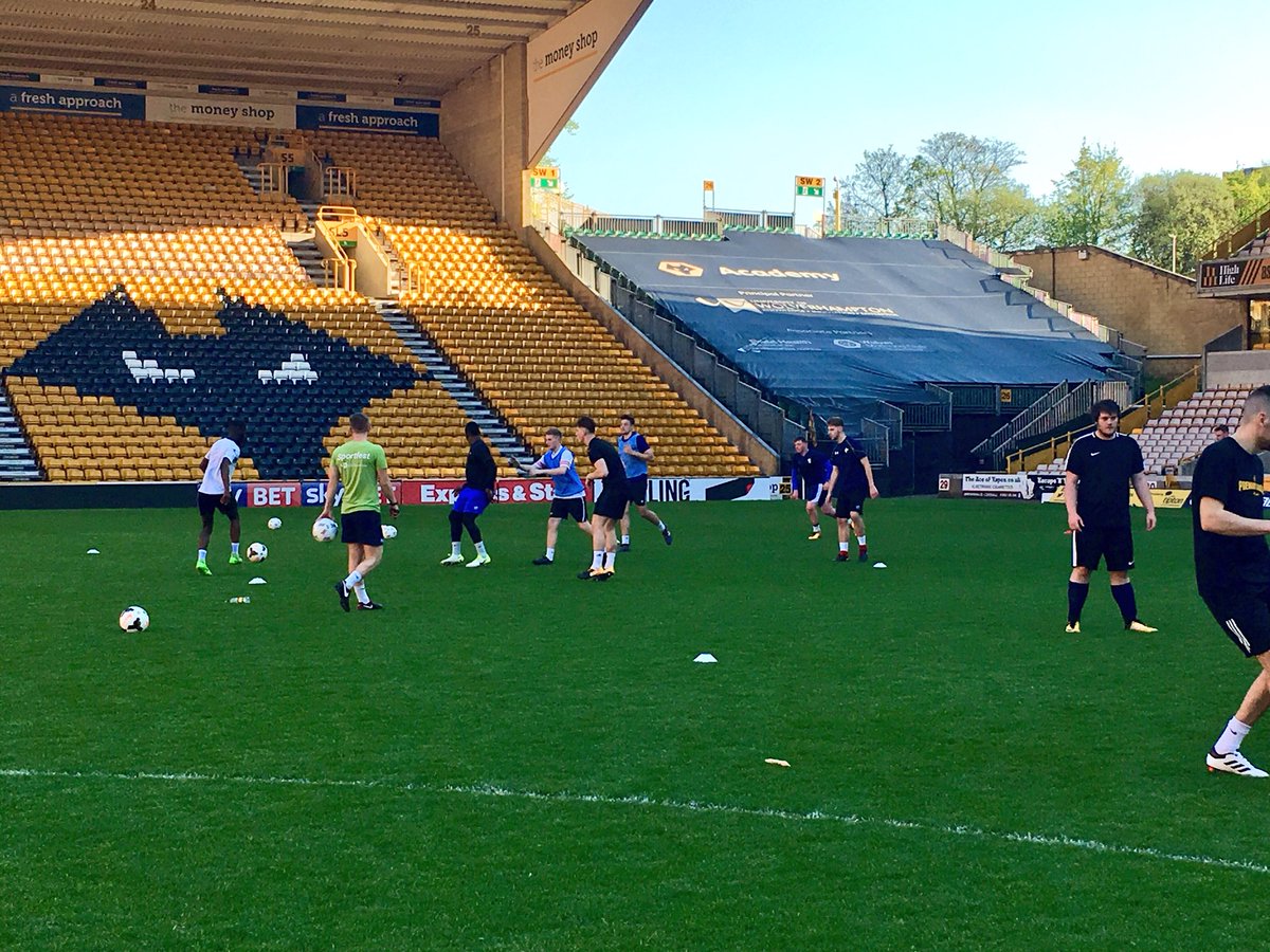 Longy501's tweet photo. Fantastic experience leading a session for current and prospective @wlv_sport students. Thank you to @Wolves for the opportunity 🐺⚽️ https://t.co/1z9CCVpgSI