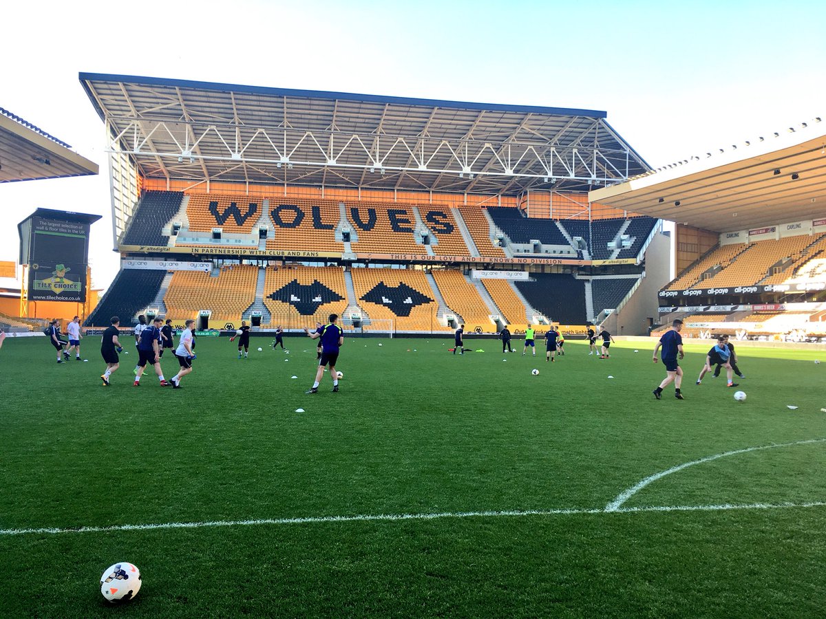 Longy501's tweet photo. Fantastic experience leading a session for current and prospective @wlv_sport students. Thank you to @Wolves for the opportunity 🐺⚽️ https://t.co/1z9CCVpgSI
