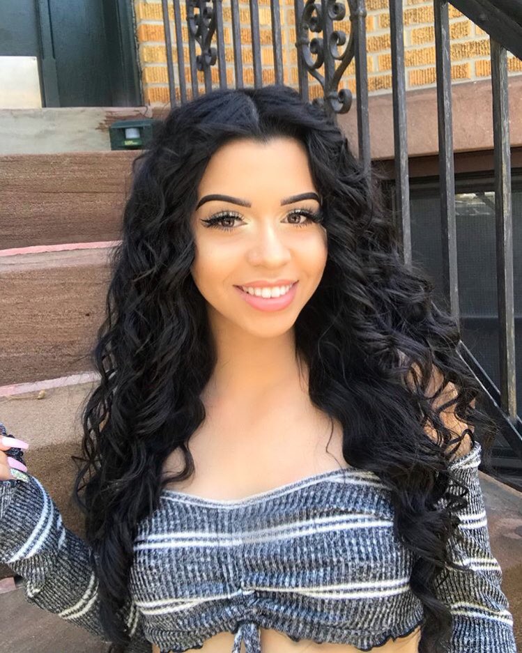 charityrenaee_'s tweet photo. they need more baddies like me !! 🤪💞😍🍃 https://t.co/iioZUqGc4a